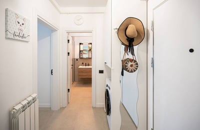 Аренда комфортной 2-комнатной квартиры с видом на море, Мамаия, Констанца, Румыния